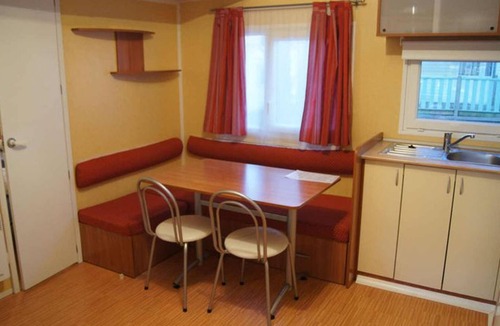 Sournia House | Cozy mobile home with terrace in Sournia