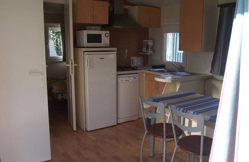 Saint-Nicolas des Eaux House | Cozy mobile home with terrace in La Couarde