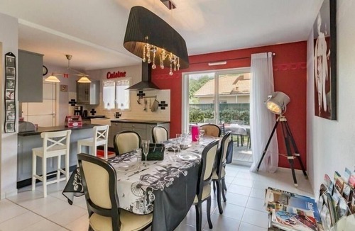 Saint-Brevin-les-Pins Cottage | Cozy Modern Home by the Sea with Spacious Interiors, WiFi, and Double Garage in Saint-Brevin-les-Pins