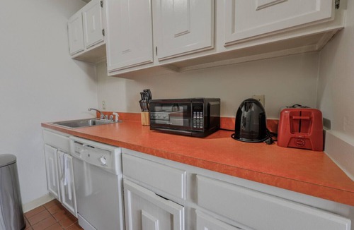 Fenway–Kenmore Apartment | Cozy & Modern 1 BDR | Fenway within minutes!