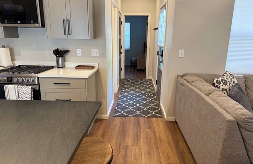 Historic Railroad District Cottage | Cozy Modern 1 Bedroom Cottage