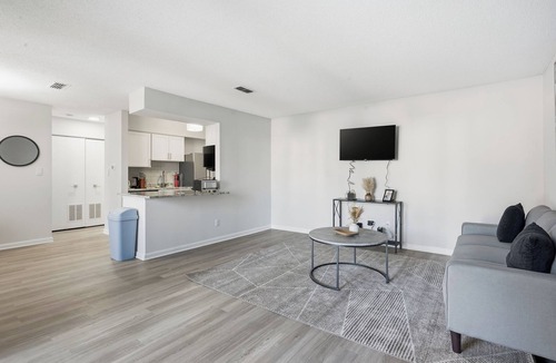 Hurstbourne Acres Apartment | Cozy Modern 1BR at The Taylor