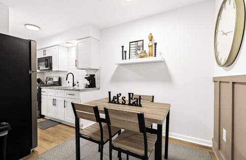 Mount Clemens Apartment | Cozy Modern 1BR Close to Downtown
