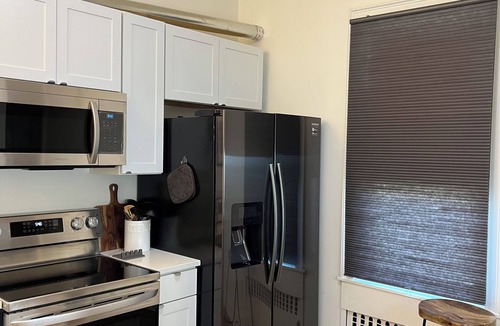 Belmont Apartment | Cozy & Modern 2BR in Prime Belmont Spot