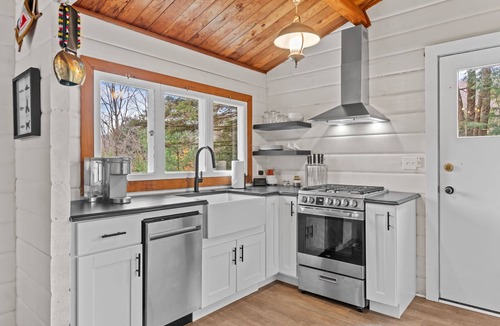 Enosburg Falls Cabin | Cozy Modern 3-bedroom cabin, mountain views just 20 minutes from Jay Peak.