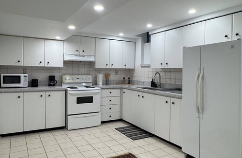 Pickering Apartment | Cozy & modern apartment in Pickering