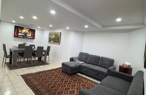 Pickering Apartment | Cozy & modern apartment in Pickering
