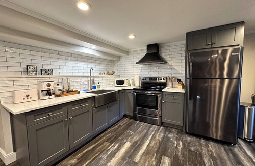 South Peabody Apartment | Cozy&Modern apt in South Peabody