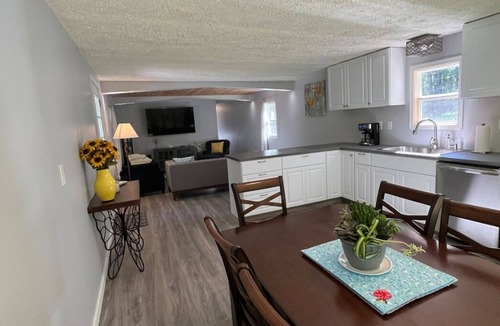 White Mills Cottage | Cozy Modern Cabin in the Woods