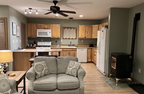 Petoskey Apartment | Cozy Modern Carriage Apartment Close to Shopping, Skiing,Golf