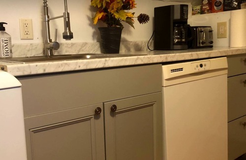 Stockade Historic District Apartment | Cozy Modern City Escape