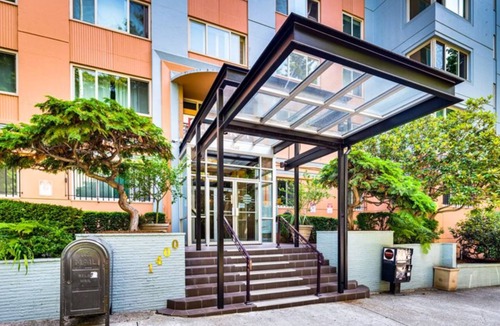 Downtown Seattle Condo | Cozy Modern Condo Next To Convention Center