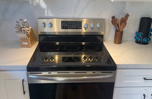 Concord Condo | Cozy Modern Condo