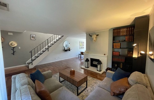 Concord Condo | Cozy Modern Condo