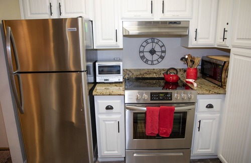 Mammoth Lakes Condo | Cozy Modern Condo, Steps to Eagle/Chair 15, Plush, Quiet, Dog-Friendly!