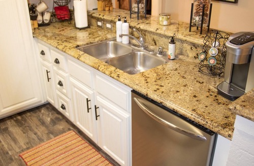 Mammoth Lakes Condo | Cozy Modern Condo, Steps to Eagle/Chair 15, Plush, Quiet, Dog-Friendly!