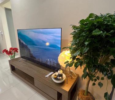 Kampung Batu Uban Apartment | Cozy Modern Condo with Pool & City Access