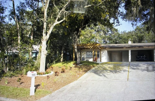 Clermont House | Cozy modern cottage