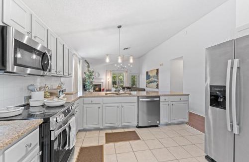 Westside Apartment | Cozy Modern Family Home - Firepit - Pool Access