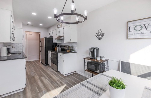 Chisholm Valley South House | Cozy, modern farm style home ~ great central location!