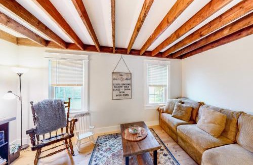East Wallingford House | Cozy Modern Farmhouse