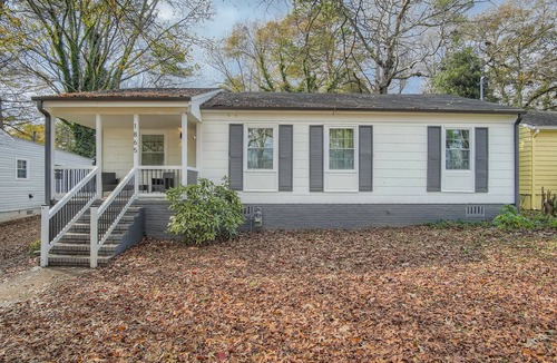 Sylvan Hills House | Cozy & Modern Gem By Airport & Downtown