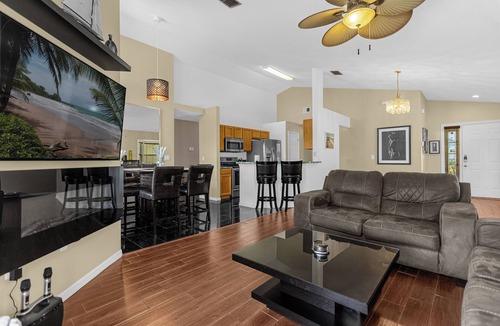 Solana House | Cozy & Modern home with private pool