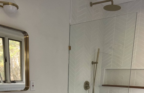 Greenwood Lake Villa | Cozy Modern Lake View Villa