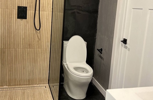 Greenwood Lake Villa | Cozy Modern Lake View Villa