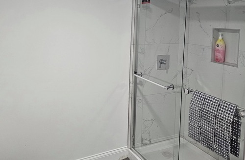 Fair Haven Heights Apartment | Cozy & Modern Lower-Level Apartment — 2BR, Full Kitchen & Bath