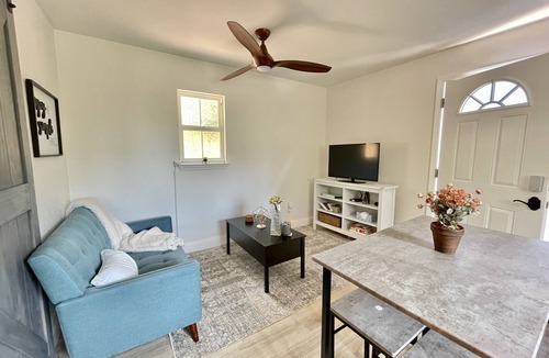 Silver Creek Apartment | Cozy Modern Private Unit With Serene Backyard