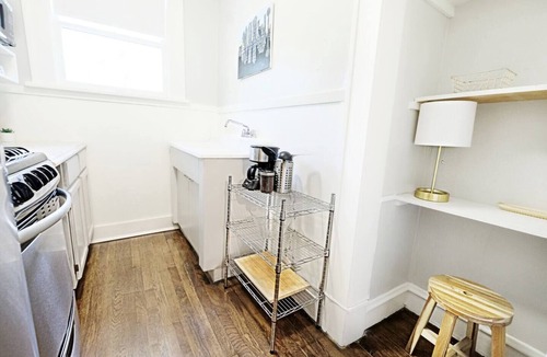 Lower Greenville Apartment | Cozy Modern Studio Flat