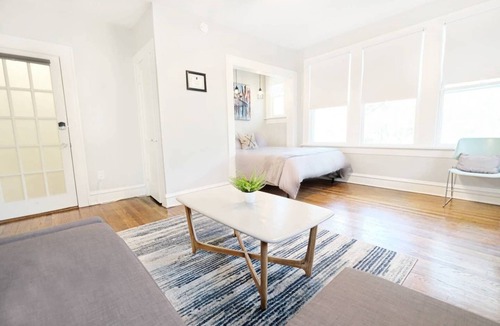 Lower Greenville Apartment | Cozy Modern Studio Flat