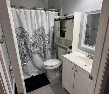 Casselberry House | Cozy Modern Studio