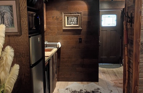 Idyllwild Cabin | Cozy modern rustic 1-bedroom studio in Idyllwild. Perfect hideout close to town