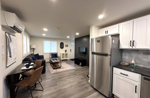 Utica House | Cozy Modern Utica Retreat 2BD Private Home Near Hospital, Downtown & Dining