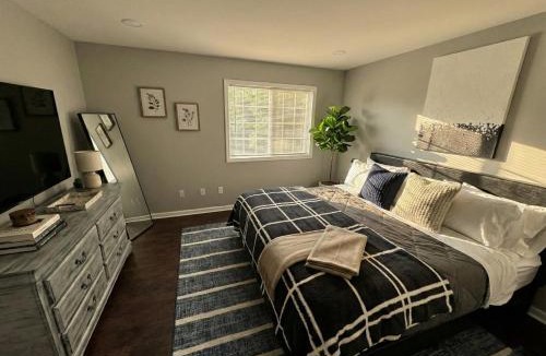 New Castle House | Cozy Modern Villa