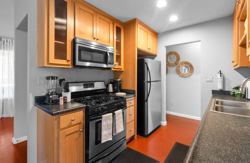 Modesto House | Cozy Modesto Charmer: 3 bedrooms 2 baths