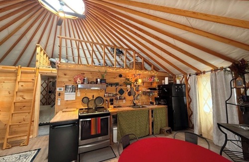 Clarendon House | Cozy Moonship Yurt in the woods