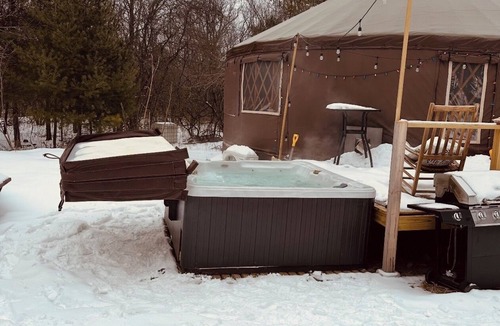 Clarendon House | Cozy Moonship Yurt in the woods