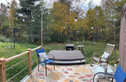 Clarendon House | Cozy Moonship Yurt in the woods