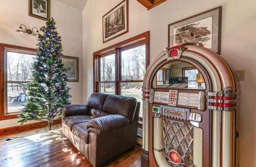 Mount Union House | Cozy Mount Union Cabin w/Fire Pit & River Access