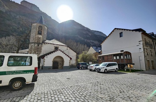 Canfranc Apartment | Cozy Mountain Apartment with Fireplace near Astun & Candanchu Ski Resorts
