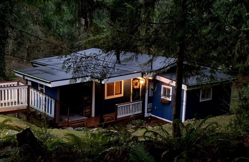 Jordan Road-Canyon Creek Cabin | Cozy Mountain Cabin on the River