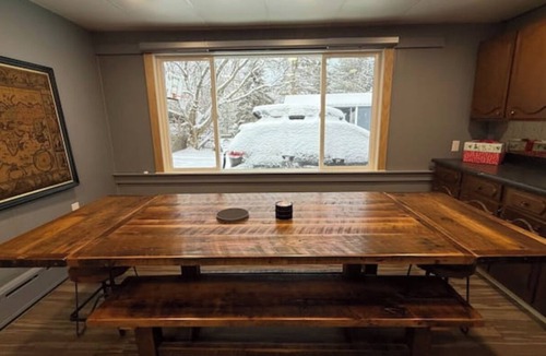 Jay House | Cozy mountain cabin - 10 min to skiing, hiking & biking