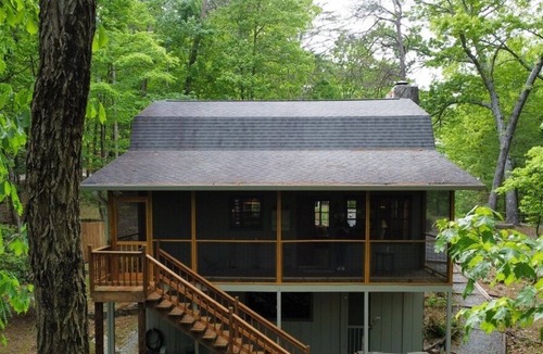 Walnut Mountain Cabin | Cozy Mountain Cabin close to Ellijay and Blue Ridge