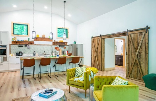 Hot Springs Cabin | Cozy Mountain Cabin with Fireplace, Creekside Views, Outdoor Fire Pit in Hot Springs