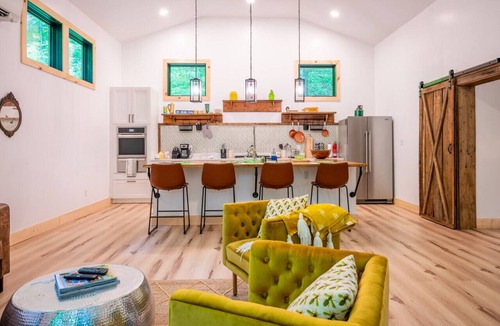 Hot Springs Cabin | Cozy Mountain Cabin with Fireplace, Creekside Views, Outdoor Fire Pit in Hot Springs