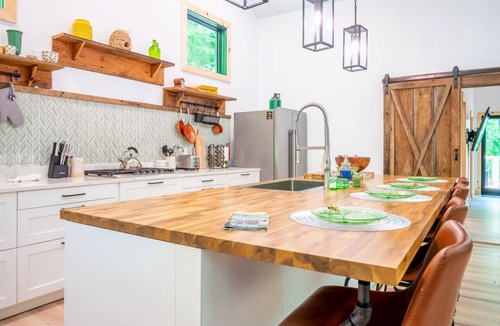 Hot Springs Cabin | Cozy Mountain Cabin with Fireplace, Creekside Views, Outdoor Fire Pit in Hot Springs