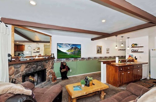 Boulder Bay Condo | Cozy Mountain Condo Community Pool & Jacuzzi Pet-Friendly